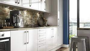 Most of the kitchen resprays we work on are priced between £600 and £1,000. Average Cost Of A New Kitchen