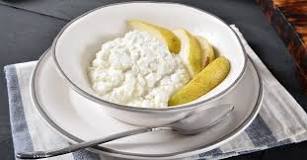 How do people eat cottage cheese?