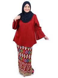 The existence of a wider range of baju kurung plus size has made a lot of women grateful as most of the kurung available offers. Baju Kurung Kedah Dark Red Plus Size Le Beau