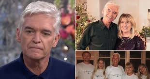 Posted on january 12, 2018 updated on january 20, 2021. Phil Schofield 1 Year On From Gay Reveal 2m Pad Divorce Latest And Boyfriend Joke Mirror Online