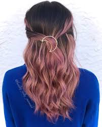 Rosé hair—the pinkish blonde color au jour—is a step below the most annoying character from the penultimate flower child kate hudson added rose gold highlights to her signature blonde hair. 50 Eye Catching Ideas Of Rose Gold Hair For 2020 Hair Adviser