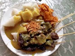 Padang merupakan salah satu tempat yang terkenal akan kelezatan kulinernya. Aneka Resep Masakan Padang Asli Rendang Sambal Gulai