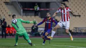 Arturo vidal gives the ball away and athletic break. Barcelona Vs Athletic Bilbao Los Leones Juara Piala Super Spanyol