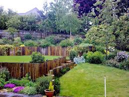 Large Garden On A Slope Dmw