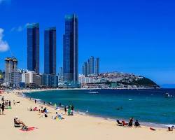 부산 해운대 해수욕장 전경, AI로 생성