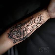 Tattoo Tatouage Rose Écriture Prénom Lettering Lettrage | Instagram,  Atelier, Tattoos