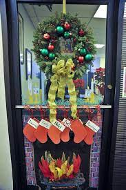 top christmas door decorations