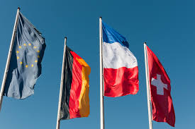 In der deutschsprachigen schweiz hat sich das wort flagge zur bezeichnung der schweizer nationalflagge nie eingebürgert, man spricht allgemein von der schweizerfahne.1. Grenzuberschreitende Zusammenarbeit Stadt Lorrach