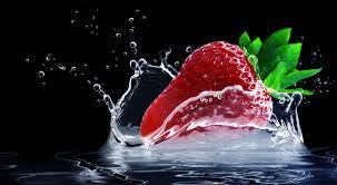 straw berry fruit drop of water free