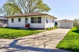homes under 300k in ames ia
