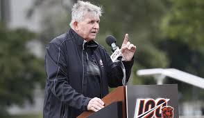 Read cnn's fast facts about mike ditka and learn more about the hall of fame football player and coach. Mike Ditka Respect National Anthem Or Get The Hell Out Of The Country Washington Times