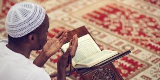 Doa Setelah Baca Alquran beserta Artinya Sesuai Sunah Nabi | merdeka.com