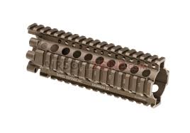 The daniel defense patented locking system allows the armorer to precisely align the handguard with the receiver and then. Daniel Defense 7 Inch Lite Rail Tan Madbull Handguards Attachement Parts Guns Accessories Airsoft Online Shop Airsoftzone Com
