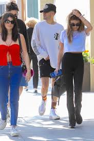 Olivia jade's facing the music for her family's involvement in the college admissions scandal, claiming it opened her eyes to her privileged life. Olivia Jade And Isabella Rose Giannulli Out In Beverly Hills 10 17 2019 Celebmafia
