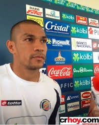 El volante de la selección nacional Óscar Rojas, asegura que Costa Rica cuenta con el material humano, para poder vencer a México sin ningún problema. - oscar-rojas