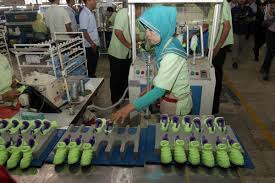 Bupati ngawi tinjau vaksinasi untuk karyawan pabrik sepatu · berita, kabar kita, kabar ngawi, pemerintahan. Terbaru Info Kerja Pabrik Sepatu Pjtki Resmi Jawa Timur Informasi Kerja Luar Negeri