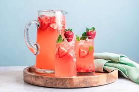 sparkling strawberry ginger lemonade
