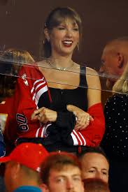 taylor swift get her chiefs jacket