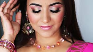 glowy fresh face makeup for pink saree