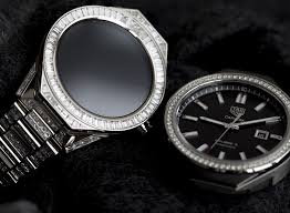 Pose - Đây là chiếc đồng hồ thông minh đắt nhất thế giới, giá gần bằng 150 iPhone  X
