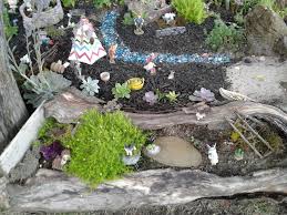 make fairy garden river with blue sand