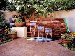 15 Outdoor Wall Fountain Designs To