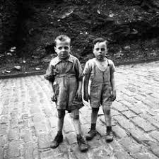 Theresa always called him vincenzo, while his brothers called him james or jimmy. Young Al Capone With His Brother Vinny Photographers Street Photos Vivian Maier Vivian Maier Foto Kids Fotografie