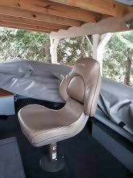 lund boat seats clifieds