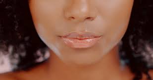 lip discoloration what causes
