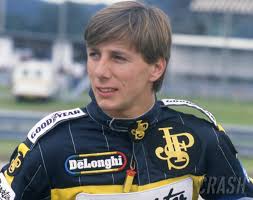 The 7th marquess, once ranked 616th in the rich list, was also a formula 1 driver in 1986 as he partnered ayrton senna and raced under the name johnny dumfries. Qdjkrkfcqpdblm