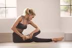 Resultado de imagem para rosie huntington-whiteley yoga