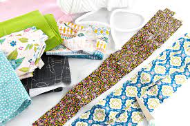 make a diy rag rug using fabric strips