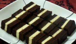 Panduan lengkap resepi kek simple dan best seperti kek batik, kek pelangi rainbow, kek coklat dan banyak lagi. Resepi Kek Coklat Lapis Cheese Kukus Sedap Blogopsi