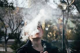 If you're a beginner vaper, or at least a beginner vape trickster, it's confusing on how to get on that train. How To Do Vape Tricks For Beginners Cannabis Wiki
