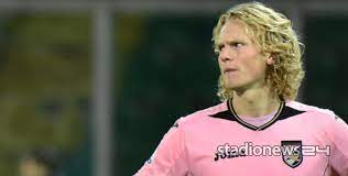 (born 28 jun, 1992) midfielder for aalborg. Ex Palermo Oscar Hiljemark Annuncia Il Ritiro A 28 Anni