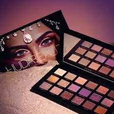 Heheh videos every week, you dont want to miss out. Huda Beauty Desert Dusk Eyeshadow Palette Beauty Blogger Shopping