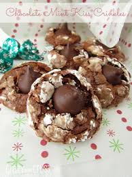 Looking for a cookie recipe for christmas or valentine's day? Chocolate Mint Kiss Crinkles Crazy For Crust