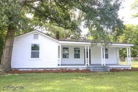 homes in ware county ga