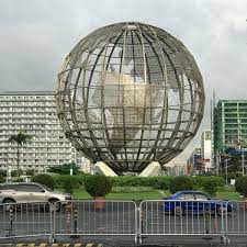mall of asia globe monument in
