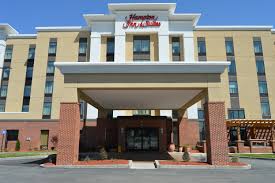 The hampton inn niagara falls hotel is located in downtown niagara falls, new york, about a half mile from the american falls and the rainbow bridge to canada, as well as walking distance to restaurants, tourist attractions and shops. Georgia S Rome Office Of Tourism Hampton Inn Suites By Hilton Rome Ga Georgia S Rome Office Of Tourism