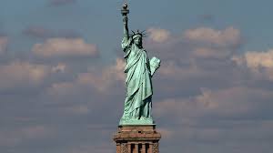 statue of liberty arrives in new york