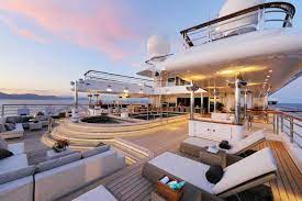cost to charter a yacht