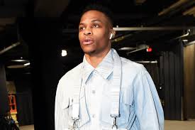 Wizards' russell westbrook ejected and hawks' rajon rondo waves goodbye as he walks off the court. Russell Westbrook Wears High Fashion Oven Mitts Confusing Fans