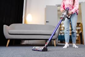 cordless vacuum cleaner to clean