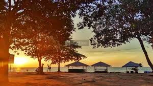 Ketika malam hari, suasana gelap akan menyelimuti karena di pantai ini belum. 30 Tempat Wisata Di Singkawang Yang Hits Gambar Dan Info