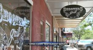 Shooters grill (located at 120 east 3rd, rifle, colorado) allows its staff and customers to openly carry loaded guns inside the restaurant. Colorado Restaurant Heavy On Burgers Wings And Guns New York Daily News