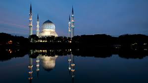 It is located in shah alam. Masjid Sultan Salahuddin Abdul Aziz Shah Blue Mosque Masjid Biru Visit Selangor