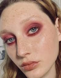 the strawberry makeup look