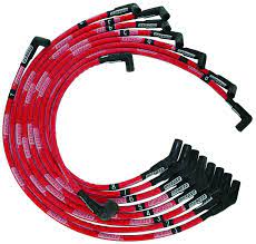 Amazon.com: Moroso 52574 Ultra Series - Cables de bujía con manga roja,  Ford 351C/390/429/460, extremos de enchufe de 135 grados, distribuidor HEI  : Automotriz