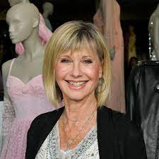 She is the youngest of three children , along with brother hugh and sister rona. Olivia Newton John S Inspiring Message To Fans As She Battles Cancer For Third Time Wales Online